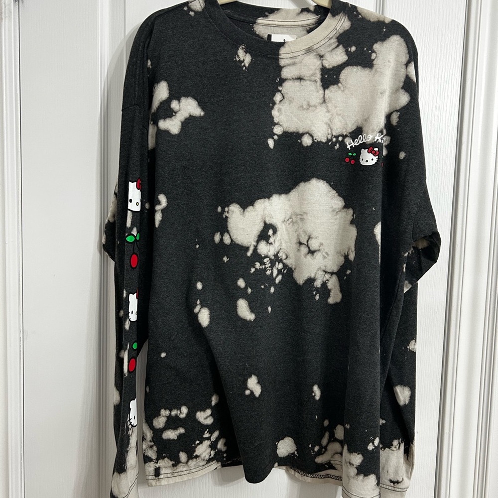 NWT Hello Kitty Black and White Tie-Dye Shirt Women’s Size OS